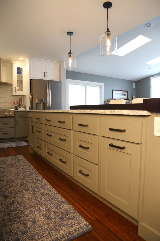 Inspiration for a transitional home design remodel in Cedar Rapids