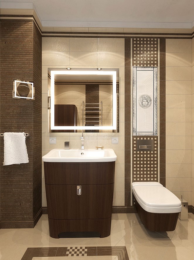 У Ростральных колонн