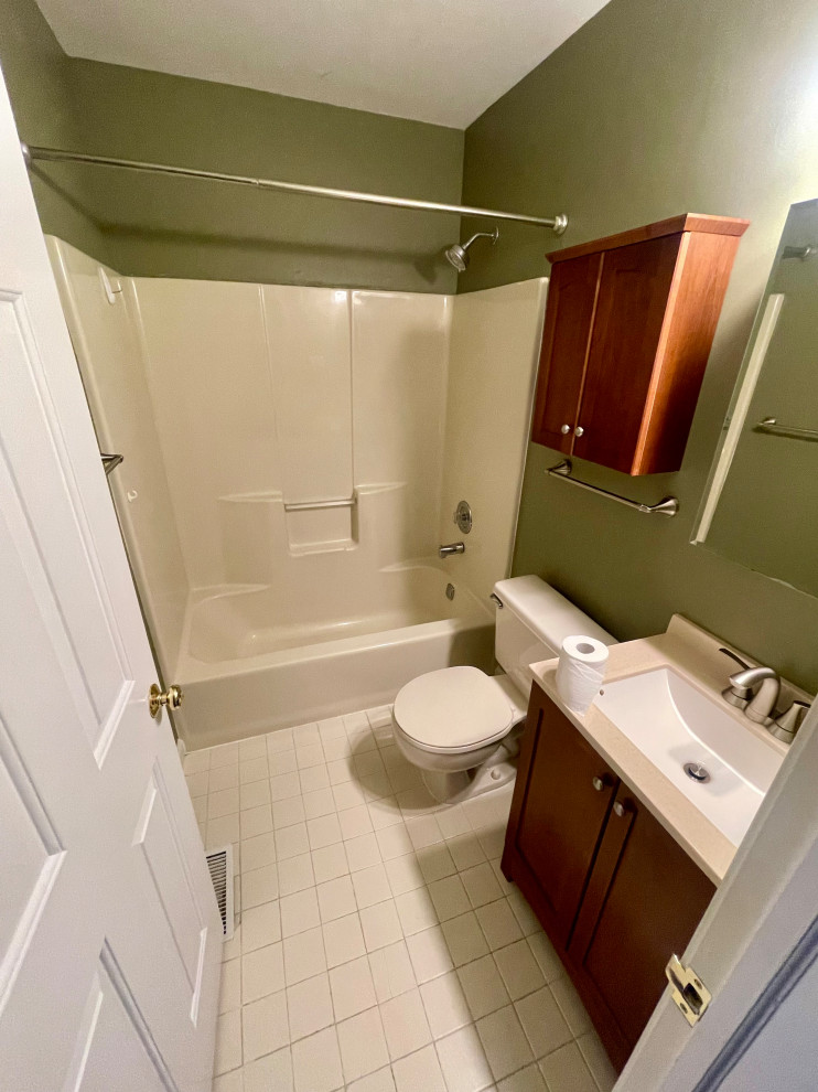 TownHome Quick Bathroom Makeover
