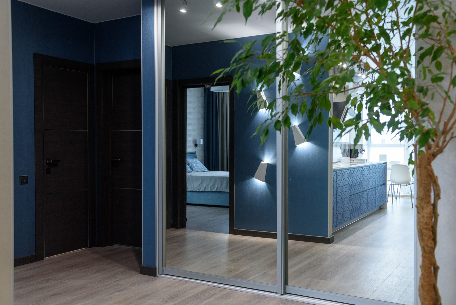 Город в синем