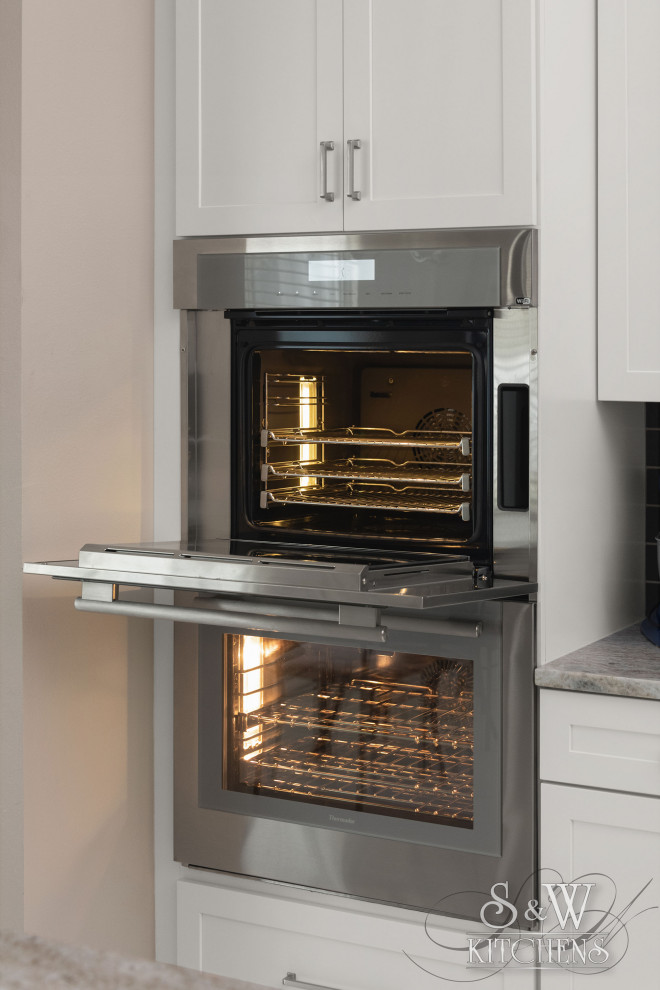 Inspiration for a transitional kitchen remodel in Orlando