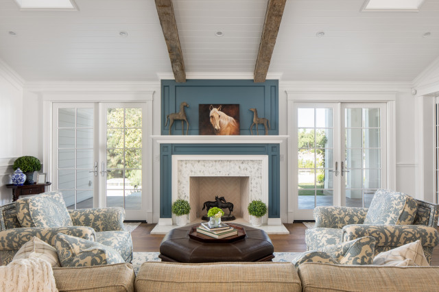 Georgian Revival  Estate traditional-living-room