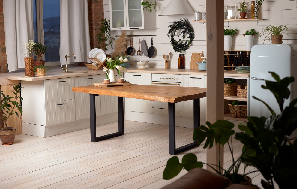 Обеденный стол из слэба карагача