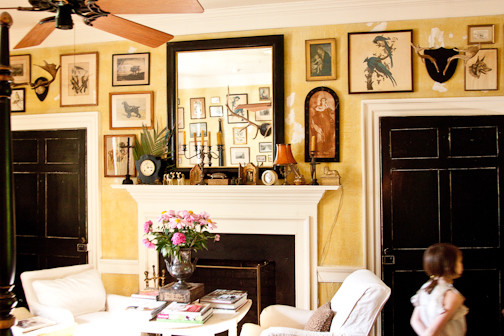 Example of an eclectic home design design in Richmond