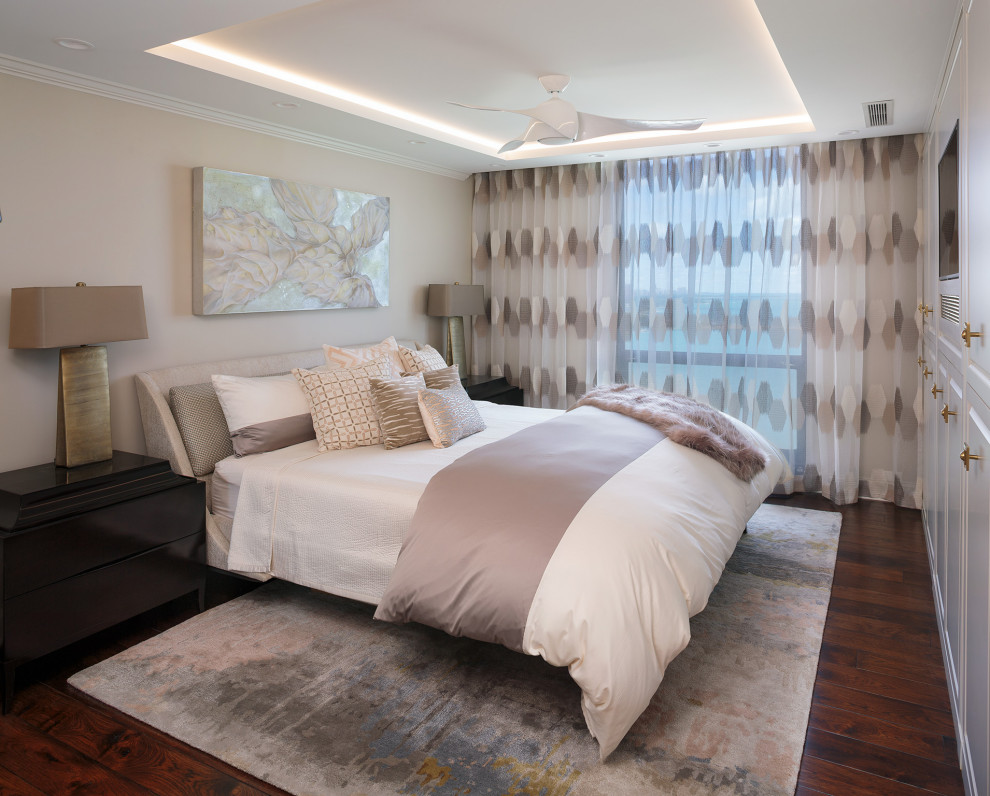 Inspiration for a transitional home design remodel in Chicago