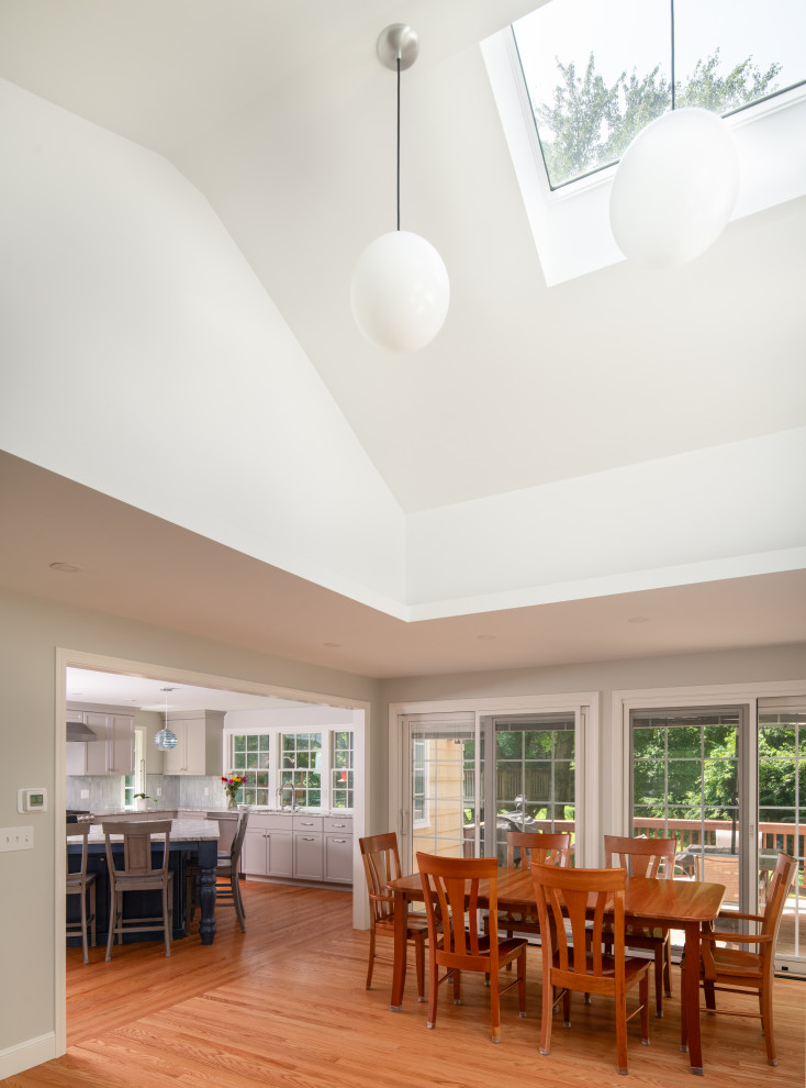 Example of a transitional dining room design in Boston