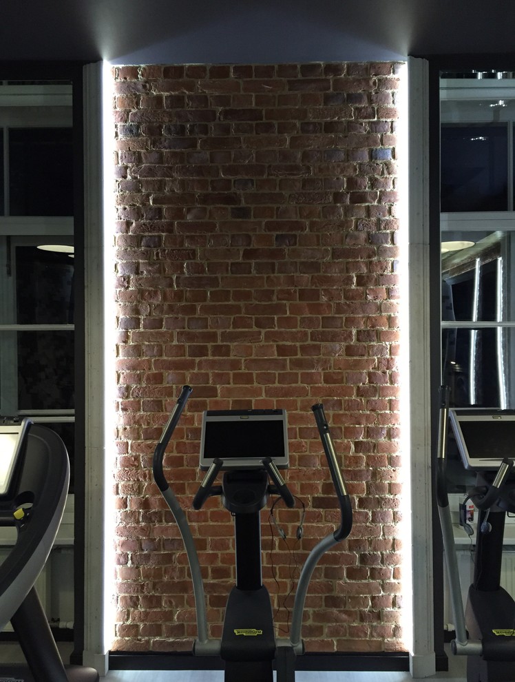 Fitness palace" .Конногвардейский .Плитка "Ижора".