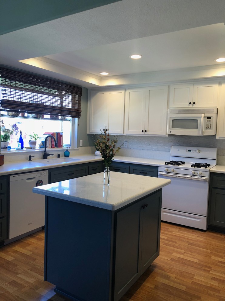 Transitional kitchen photo in Orange County