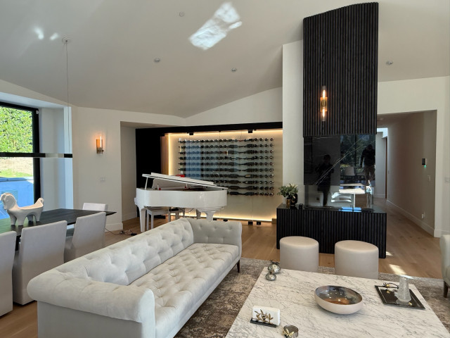 Quinnhill contemporary-living-room