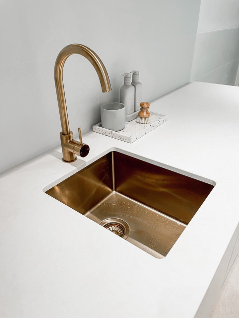 Two-toned Laundry buanderie