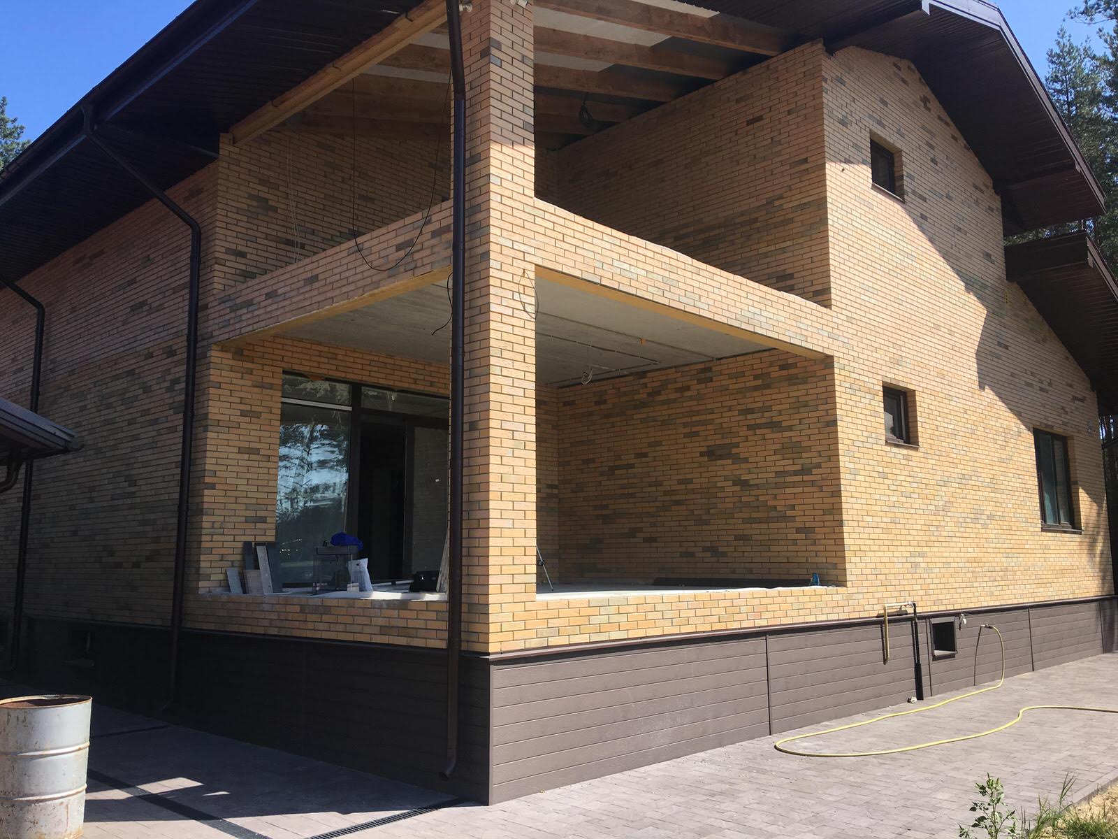 Застеклённая веранда с раздвижными створками