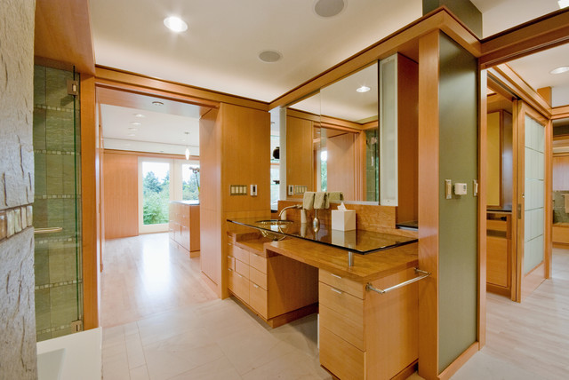 Englewood Residence modern-badezimmer
