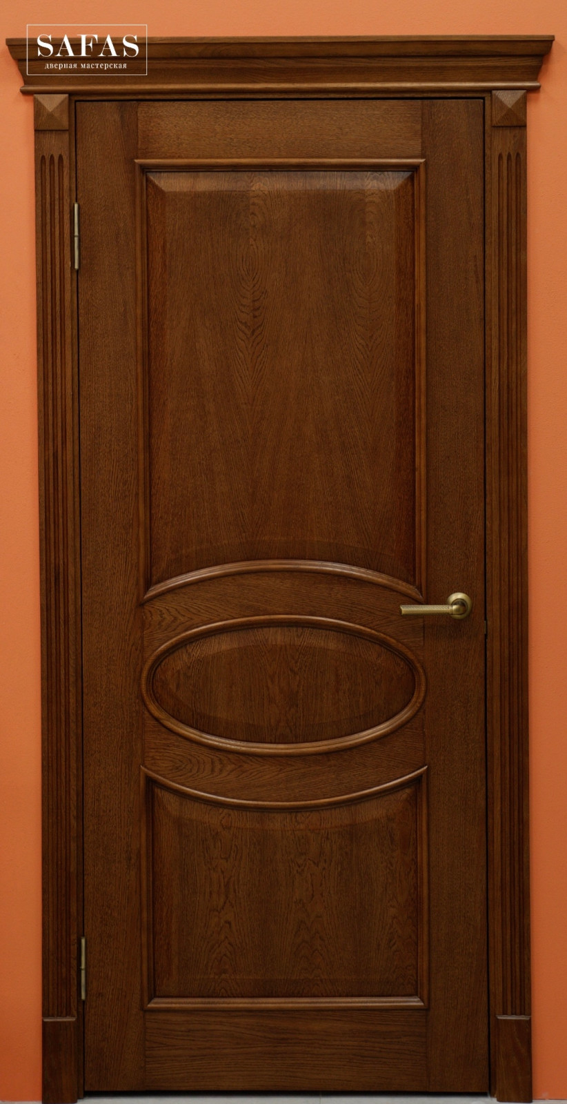 Двери из массива дуба