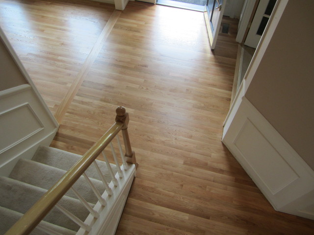 New white oak floor contemporaneo-ingresso