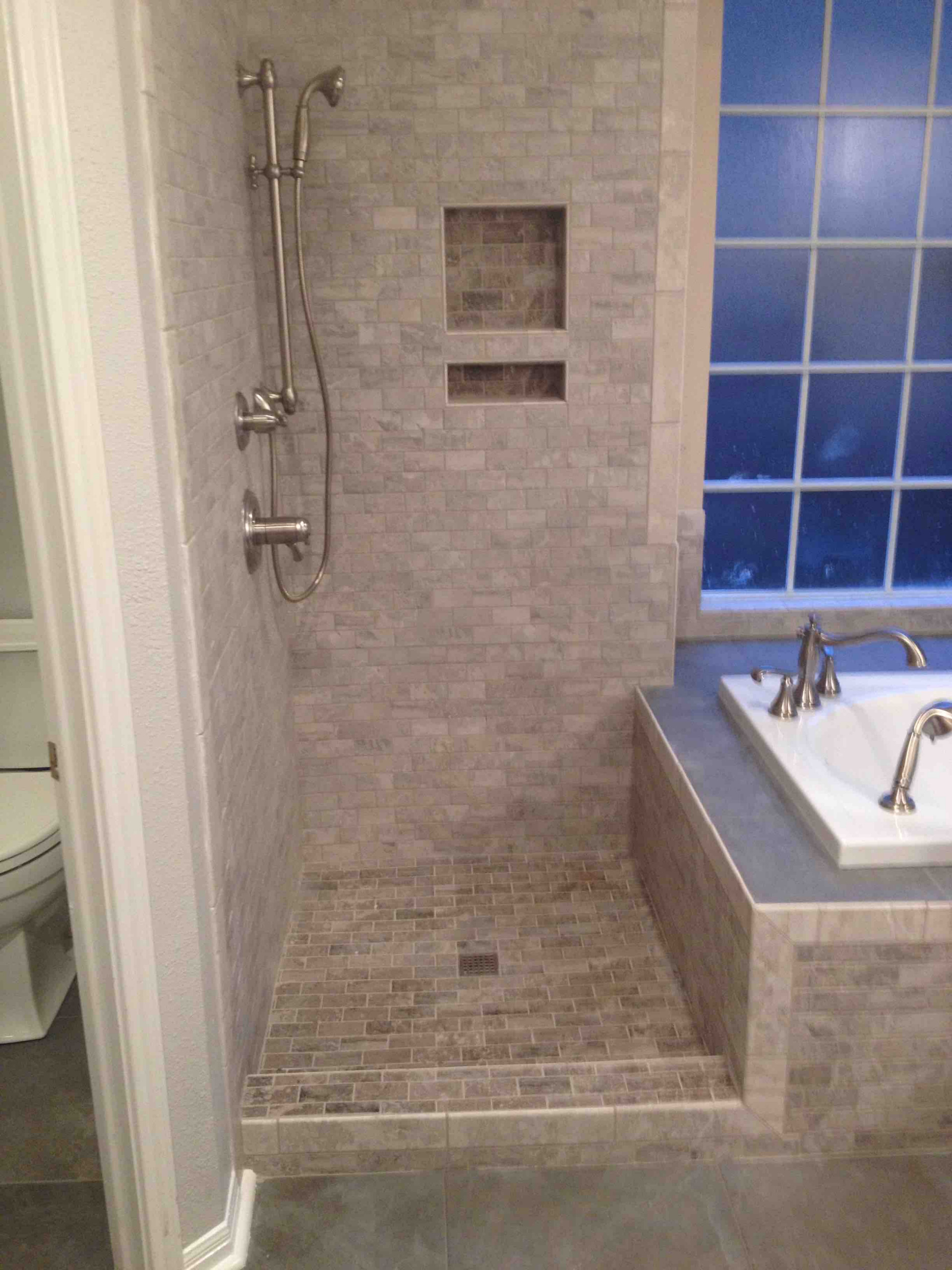 Tubs/ Showers