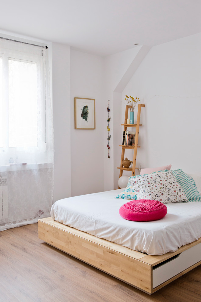 Design ideas for a scandinavian bedroom in Barcelona.