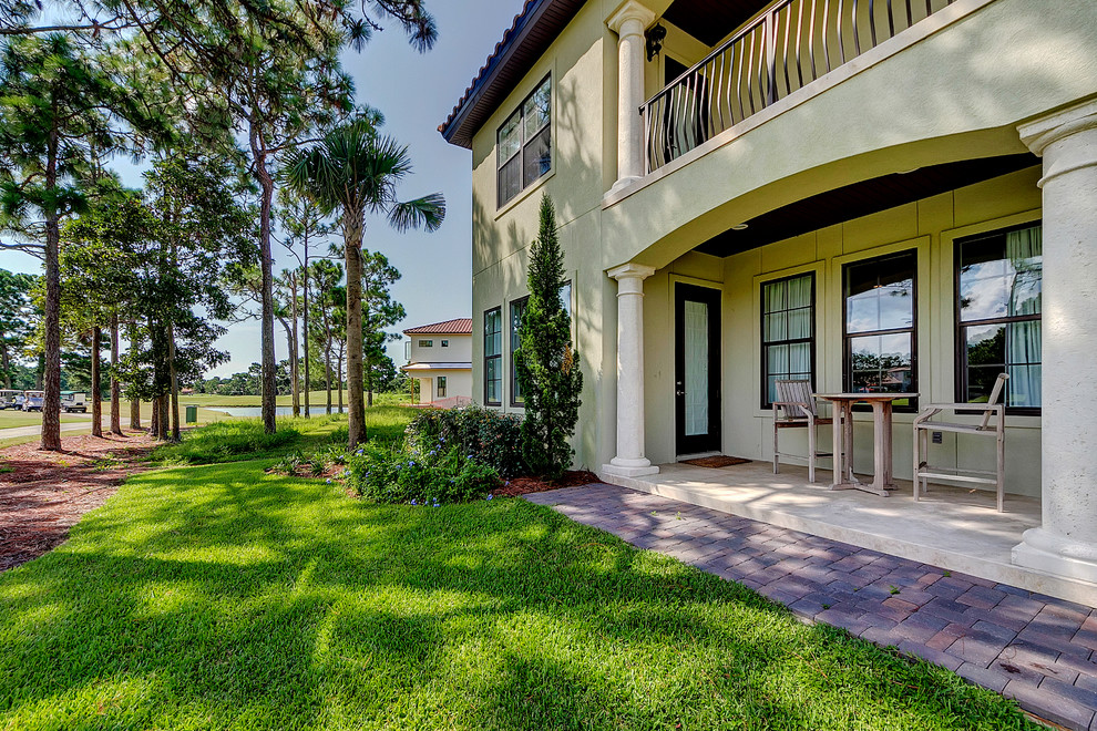 Home design - traditional home design idea in Miami