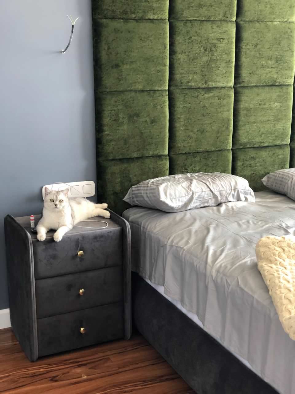 Мебель и аксессуары для спальни.