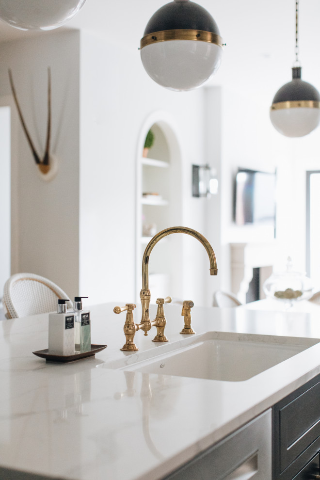 Inspiration for a transitional kitchen remodel in Chicago