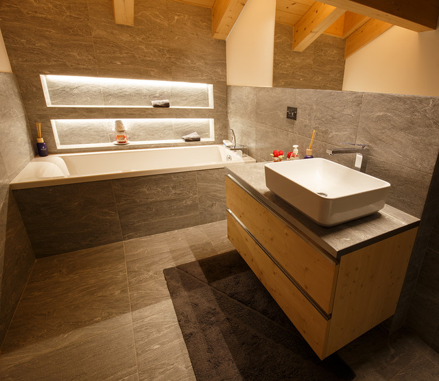 Nest House rustic-bathroom