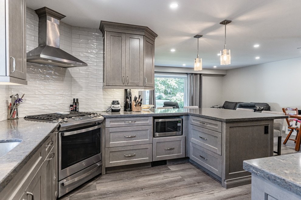 Kitchen - transitional kitchen idea