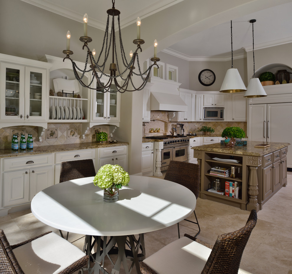 Photo of a transitional kitchen in Houston.