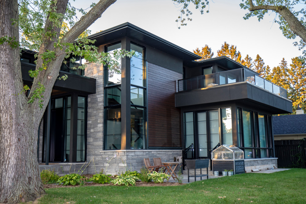 Modern Home in Burlington, Ontario