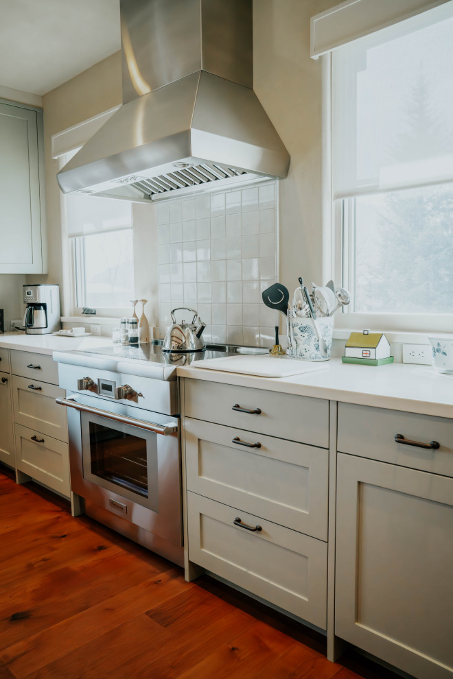 Cottage Traditional Residence