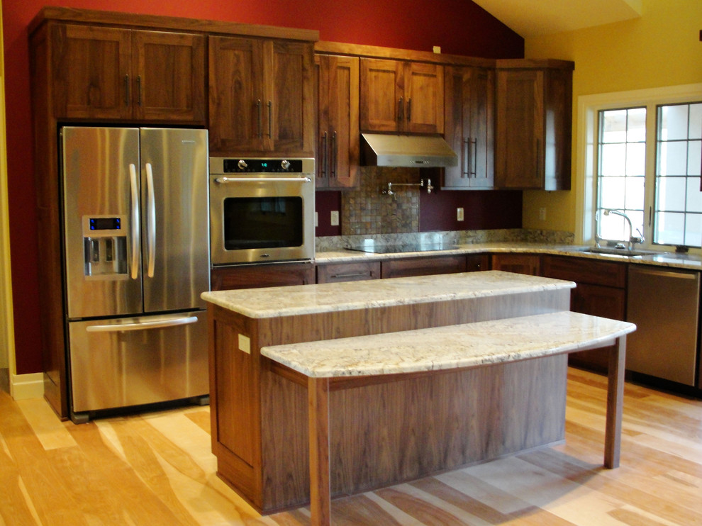 Kitchen - transitional kitchen idea