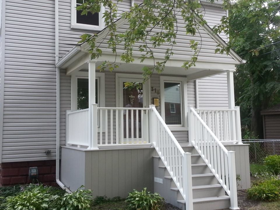 Decks and porches Traditional Porch Detroit by