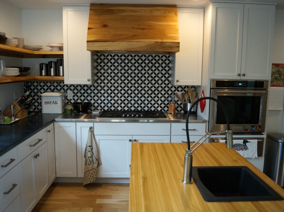 Kitchen - kitchen idea in Cedar Rapids