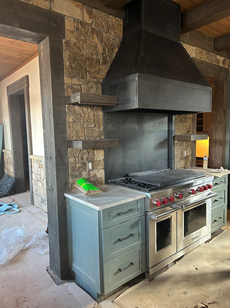Kitchen - rustic kitchen idea