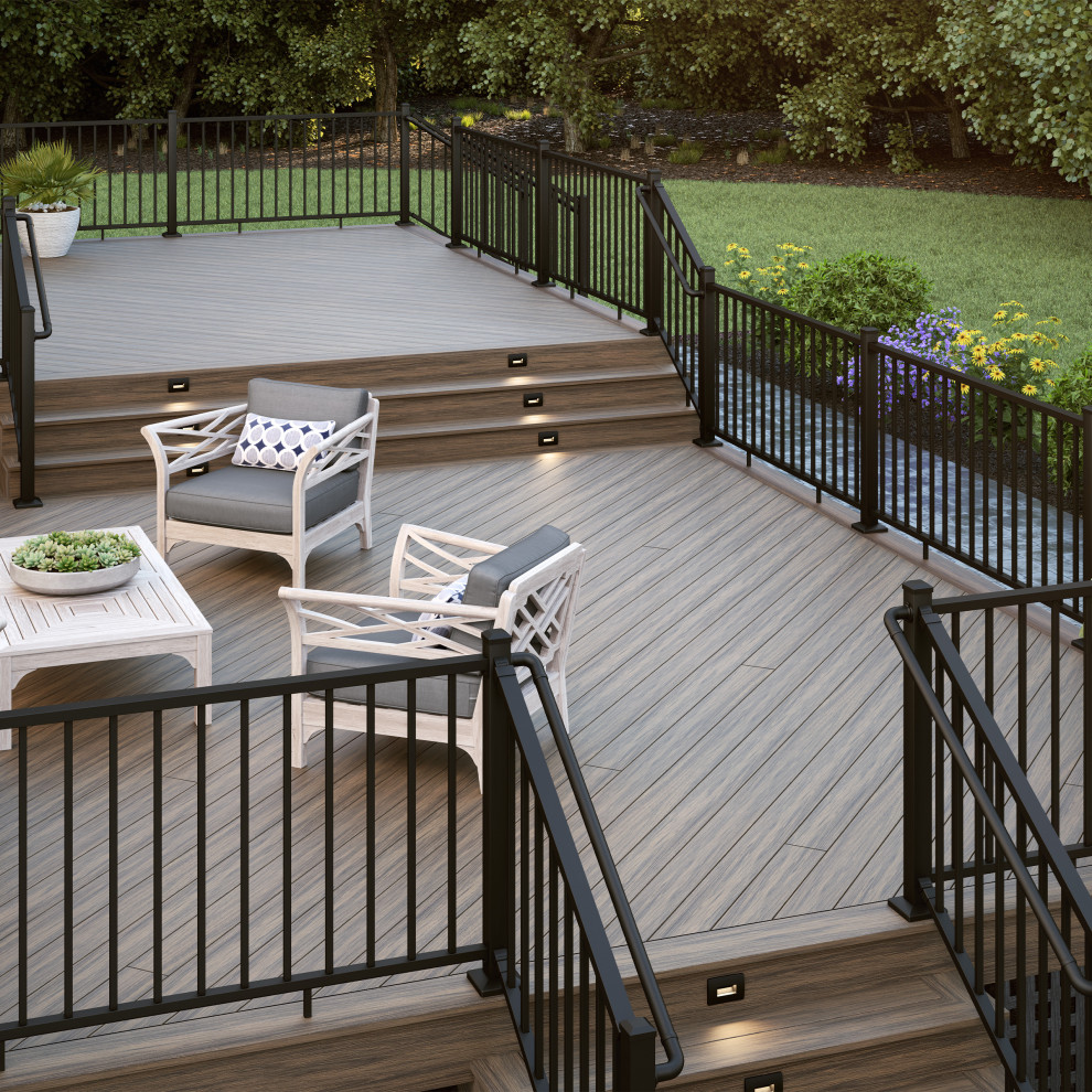 Inspiration for a transitional deck remodel in Grand Rapids