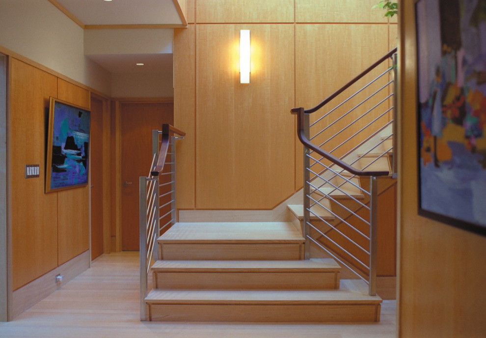 Design ideas for a mid-sized modern staircase in New York.