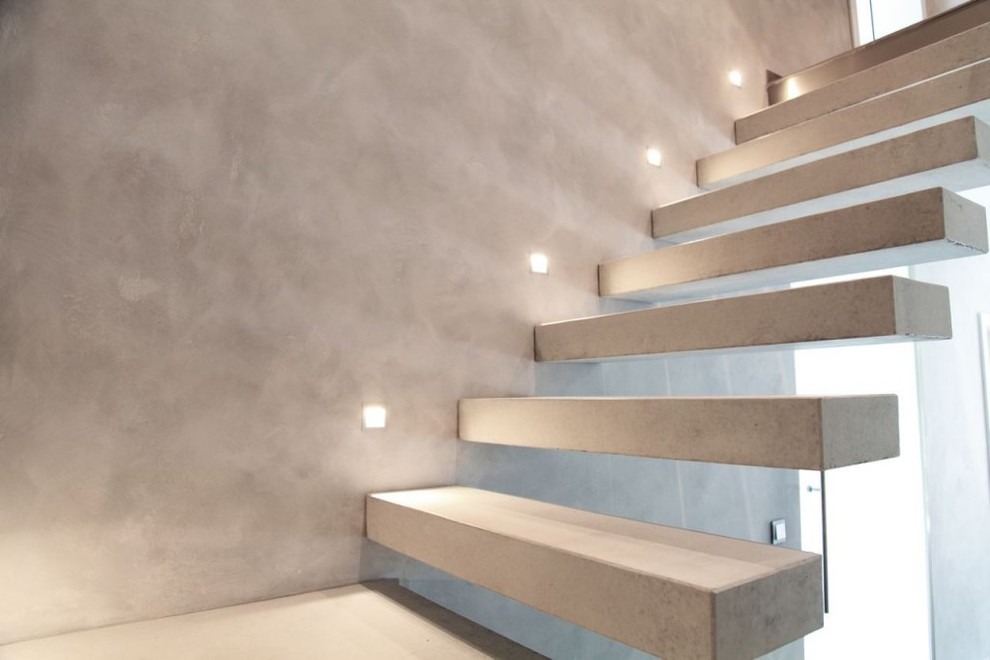 Moderne Treppe in Sonstige
