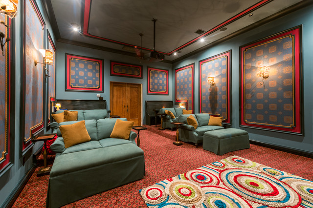Blue & Red Media Room with Stadium Seating mediterraneo-cine-en-casa