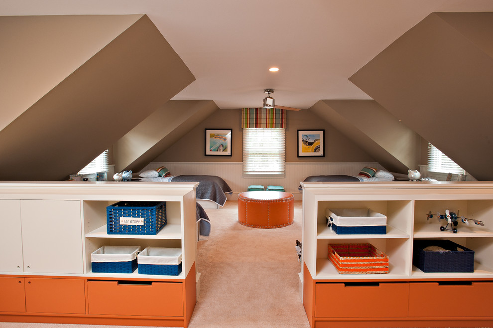 Inspiration for a transitional kids' room for boys in Philadelphia with brown walls.