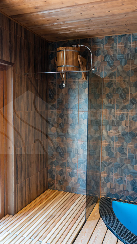 Дом в стиле шале на берегу Правдинского озера