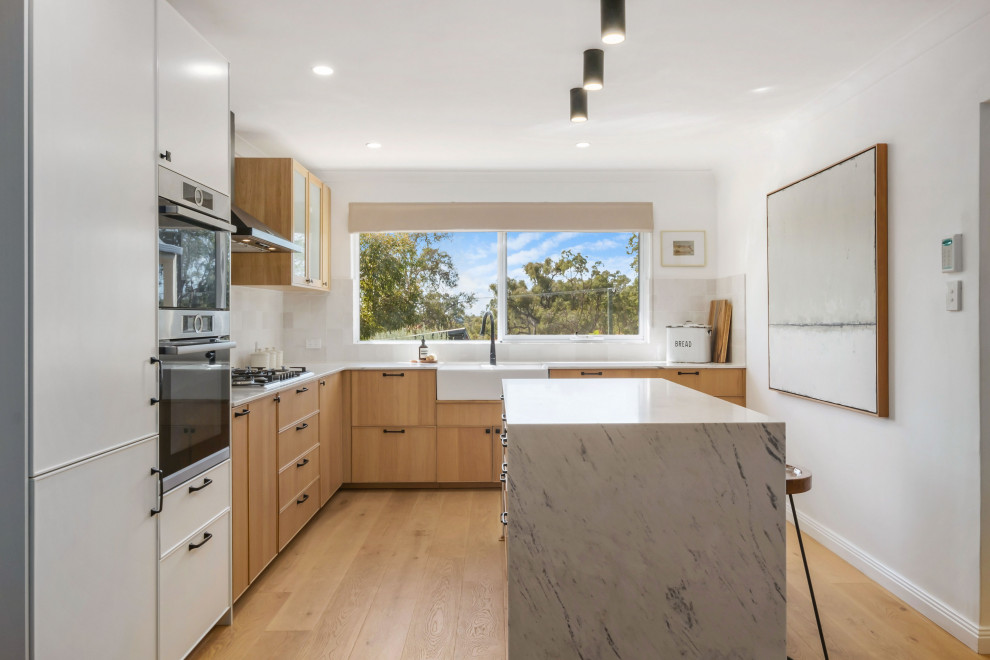 Design ideas for a contemporary kitchen in Perth.