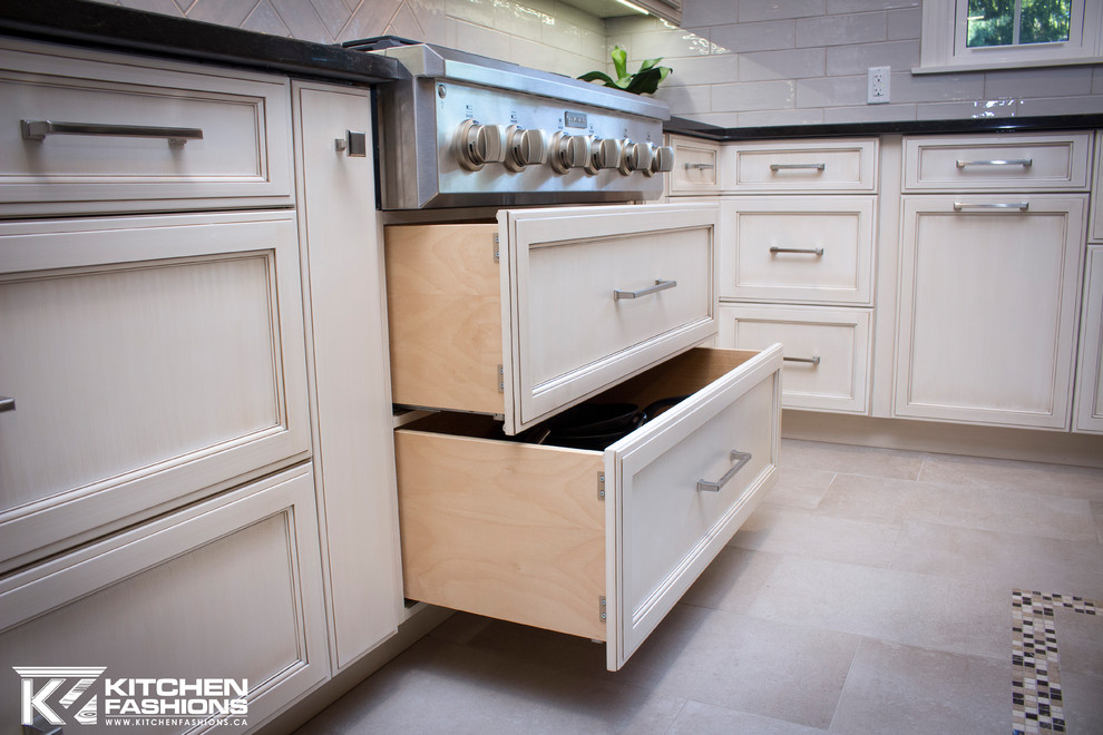 Inspiration for a large transitional kitchen remodel