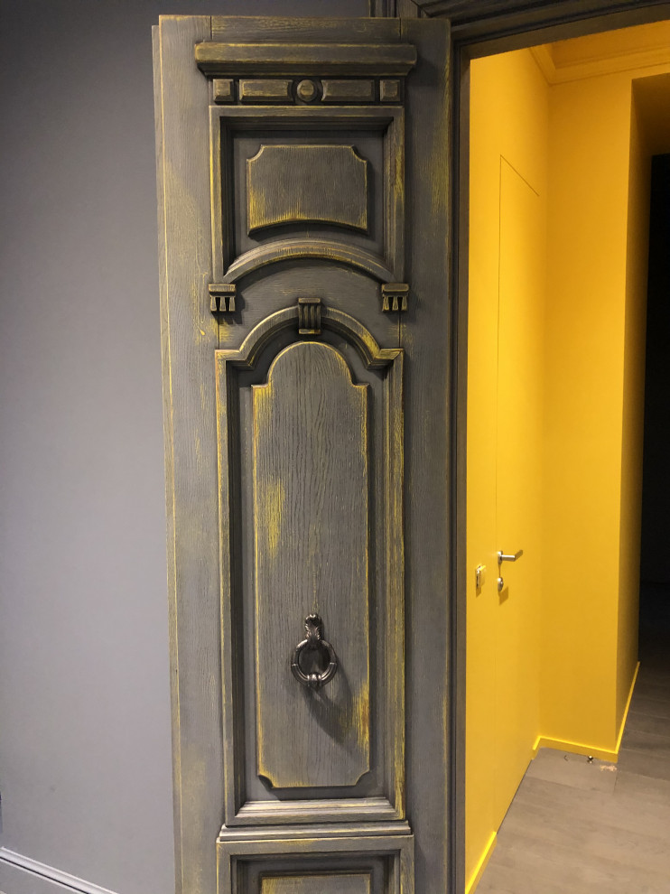 Историчсекие двери на Бронной