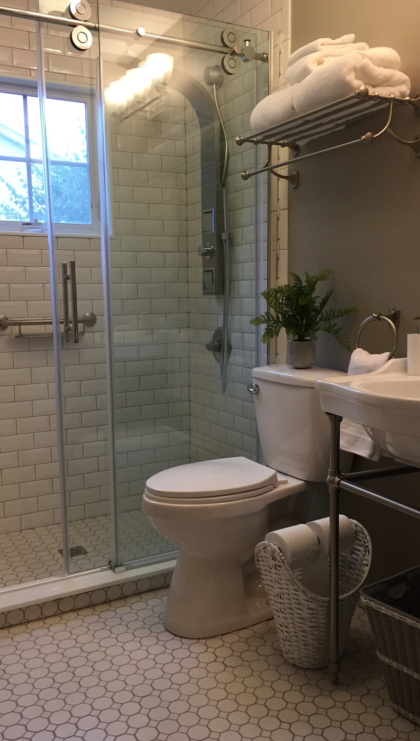 Hexagonal Bath