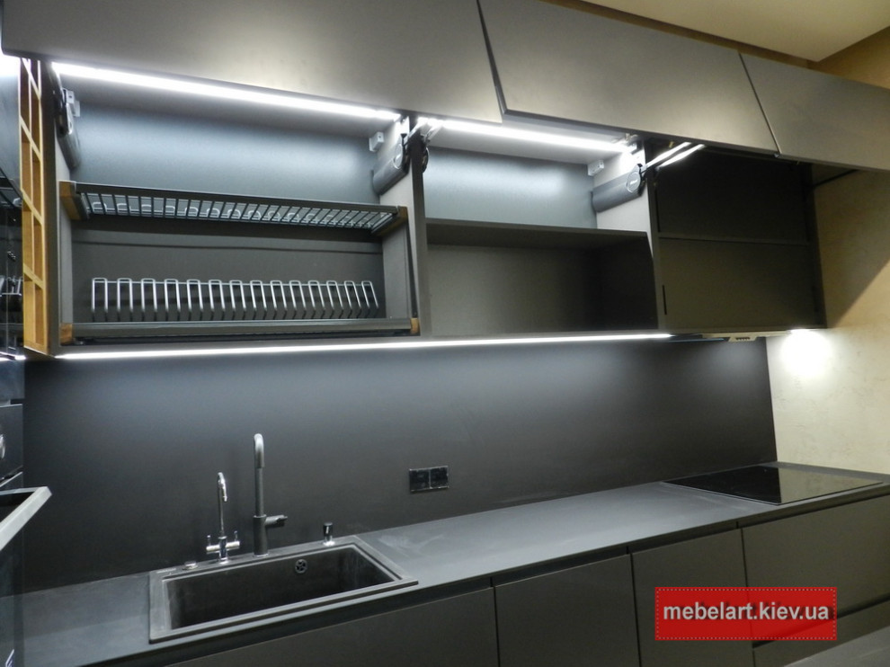 Кухня с кухонным островом