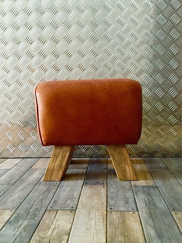 Прихожая, пуфик