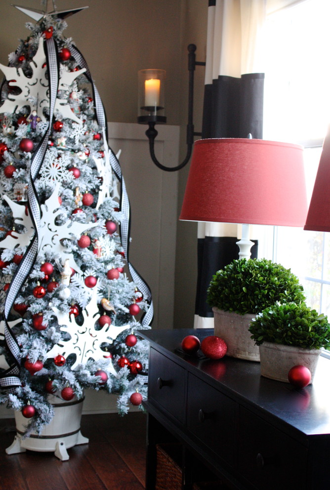 Living room - traditional living room idea in Detroit