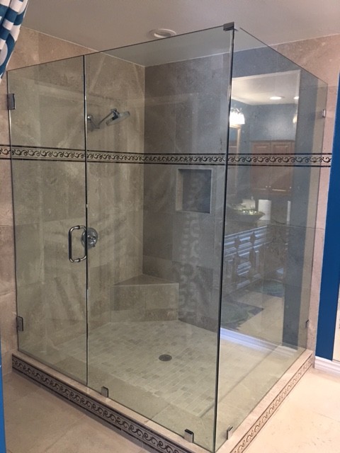 Example of a transitional bathroom design in Orange County