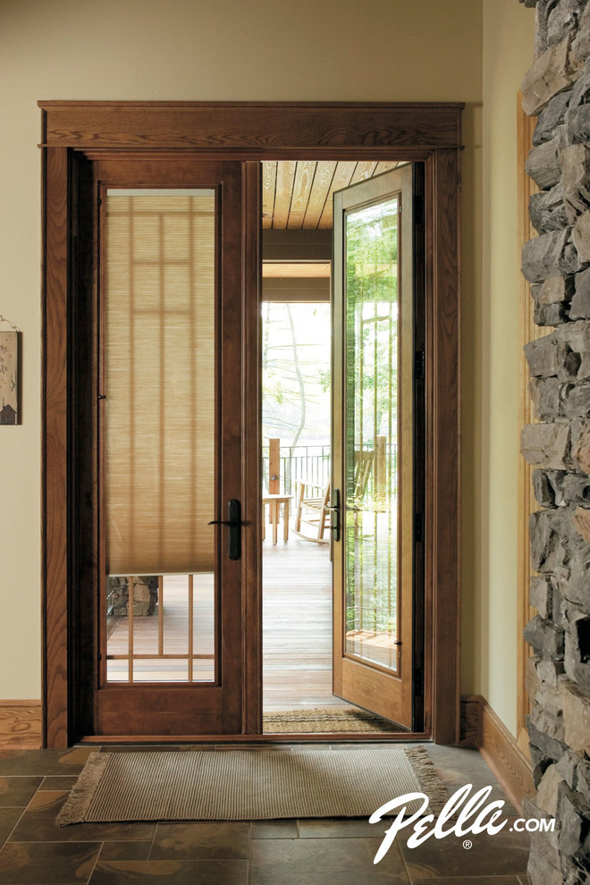 Home design - contemporary home design idea in Cedar Rapids