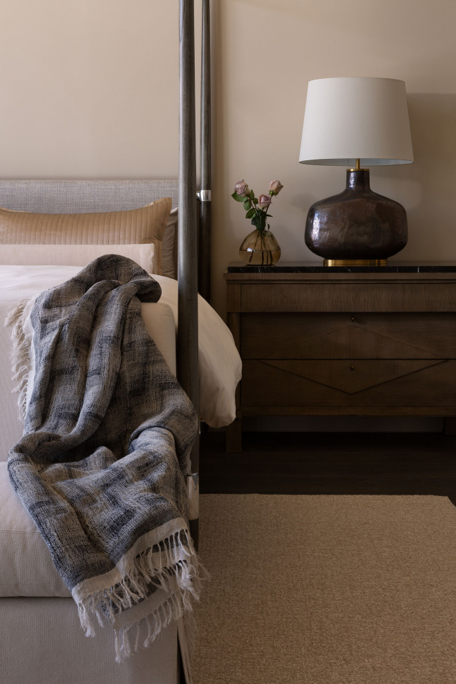 Bedroom - transitional bedroom idea