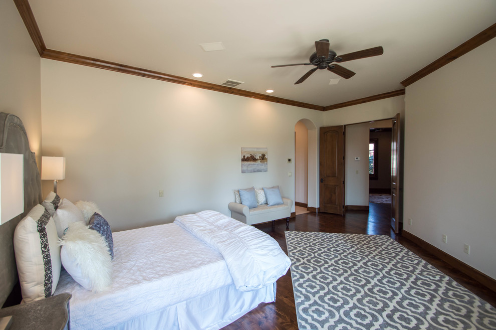 Bedroom - transitional bedroom idea