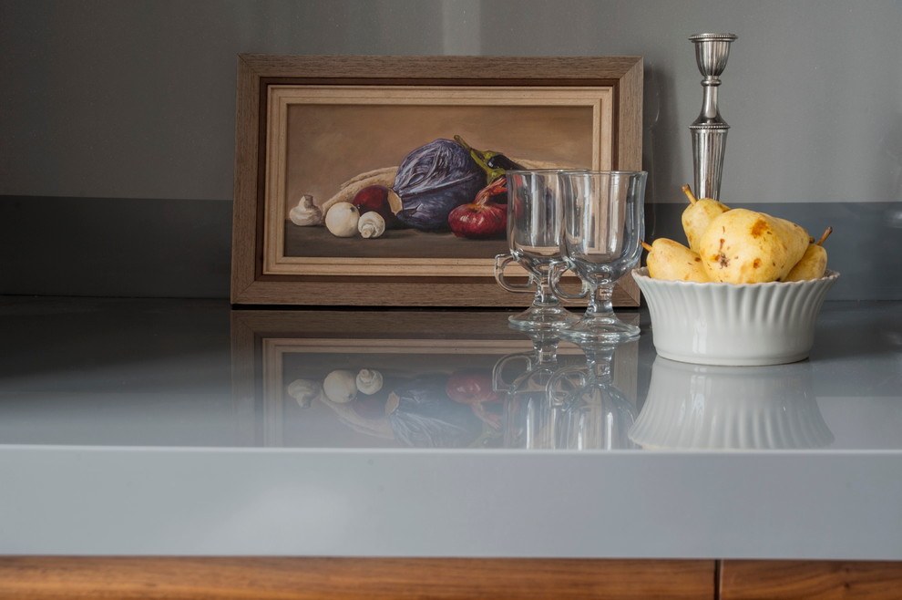 Квартира в доме по проекту архитектора Жолтовского.